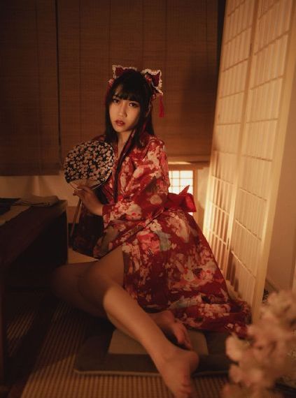 激情艳女