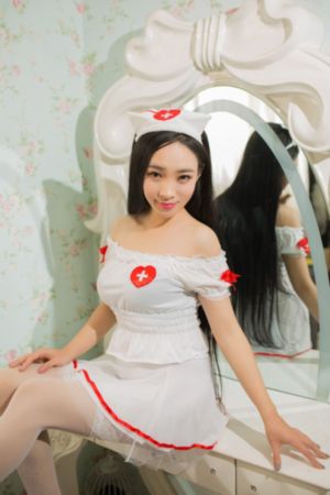 三男一女吃奶添下面视频