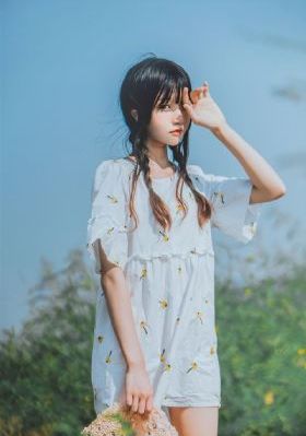 女大学生的沙龙室3